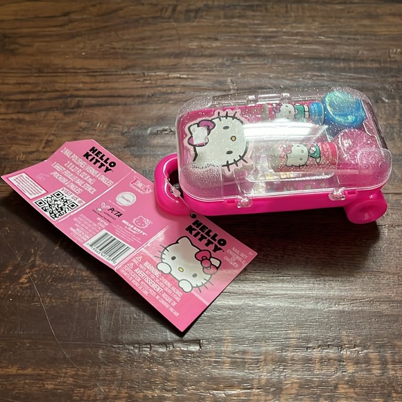 BNWT sanrio hello kitty nail kit - two nail polish, nail file, srickers & case - Picture 2 of 5